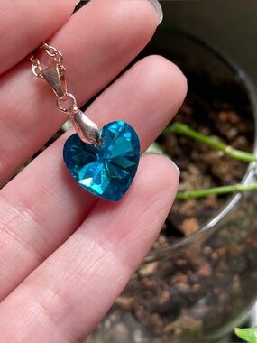 Aqua blue flashy faceted heart glass charm pendant with chain necklace